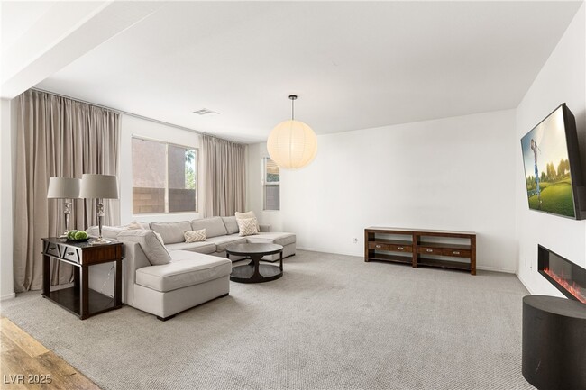 5244 Fiery Sky Ridge St in Las Vegas, NV - Building Photo - Building Photo