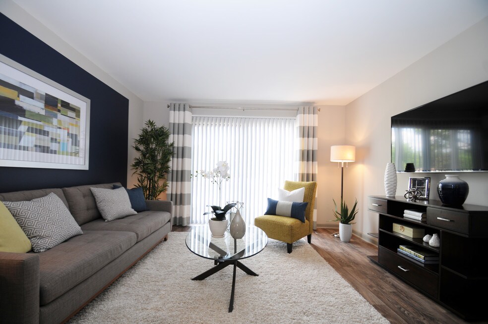 Hotel Russell Erskine Apartments Huntsville, AL Apartments For Rent