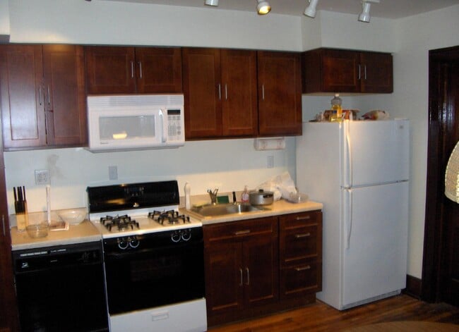 2360 Chickasaw St in Cincinnati, OH - Building Photo - Building Photo