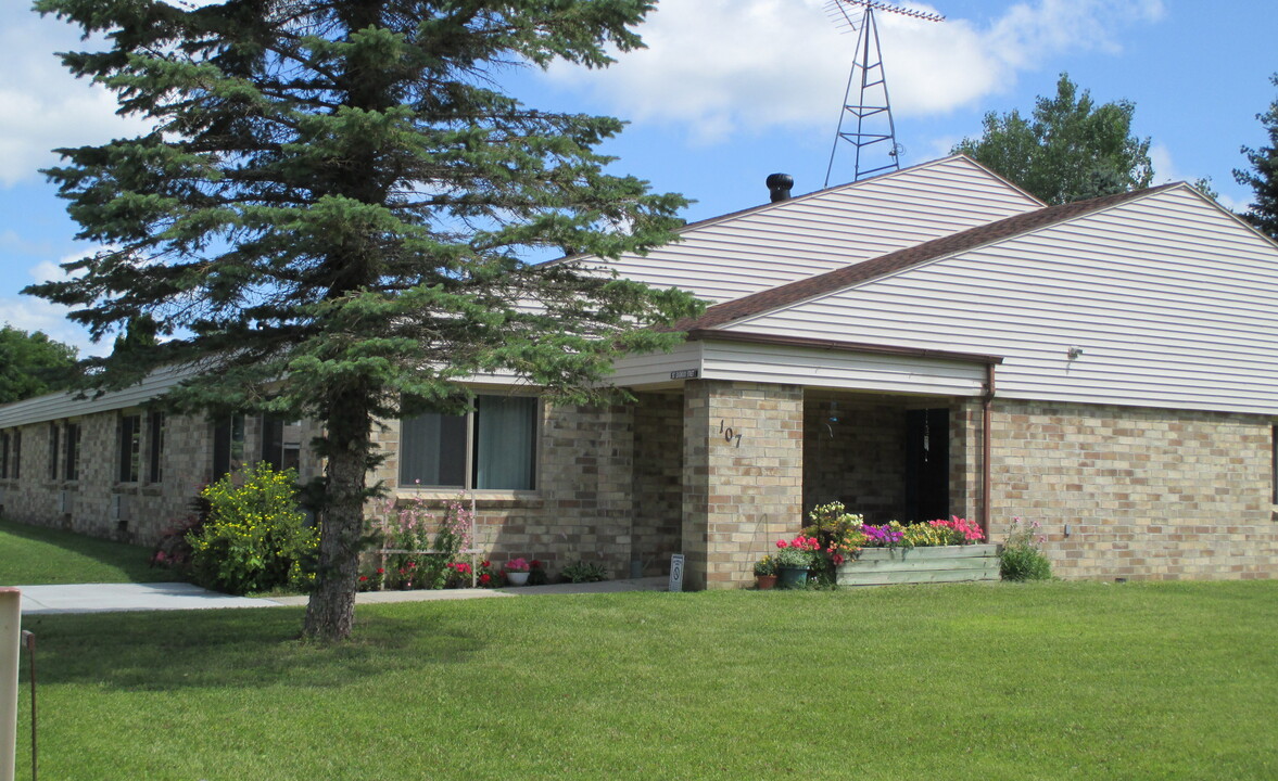 Finlandia Apartments in New York Mills, MN - Building Photo