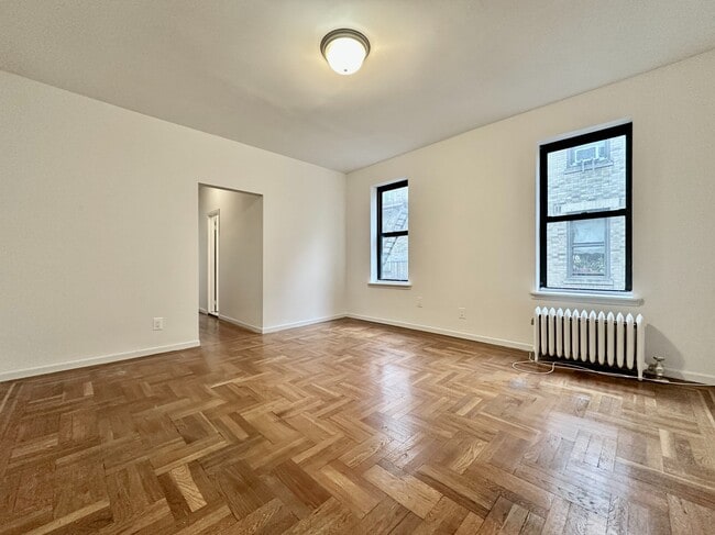 590 Fort Washington Ave in New York, NY - Building Photo - Building Photo