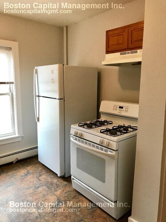 209 Broadway, Unit 8 in Everett, MA - Building Photo