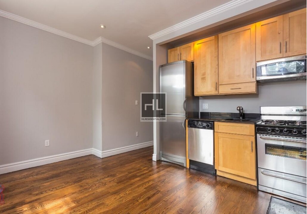 MOTT ST. in New York, NY - Building Photo