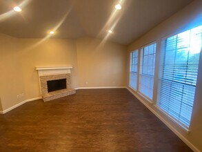 3101 Townbluff Dr in Plano, TX - Building Photo - Building Photo