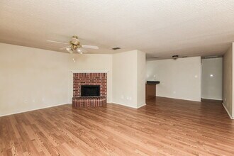 617 Sawyer Dr in Saginaw, TX - Foto de edificio - Building Photo