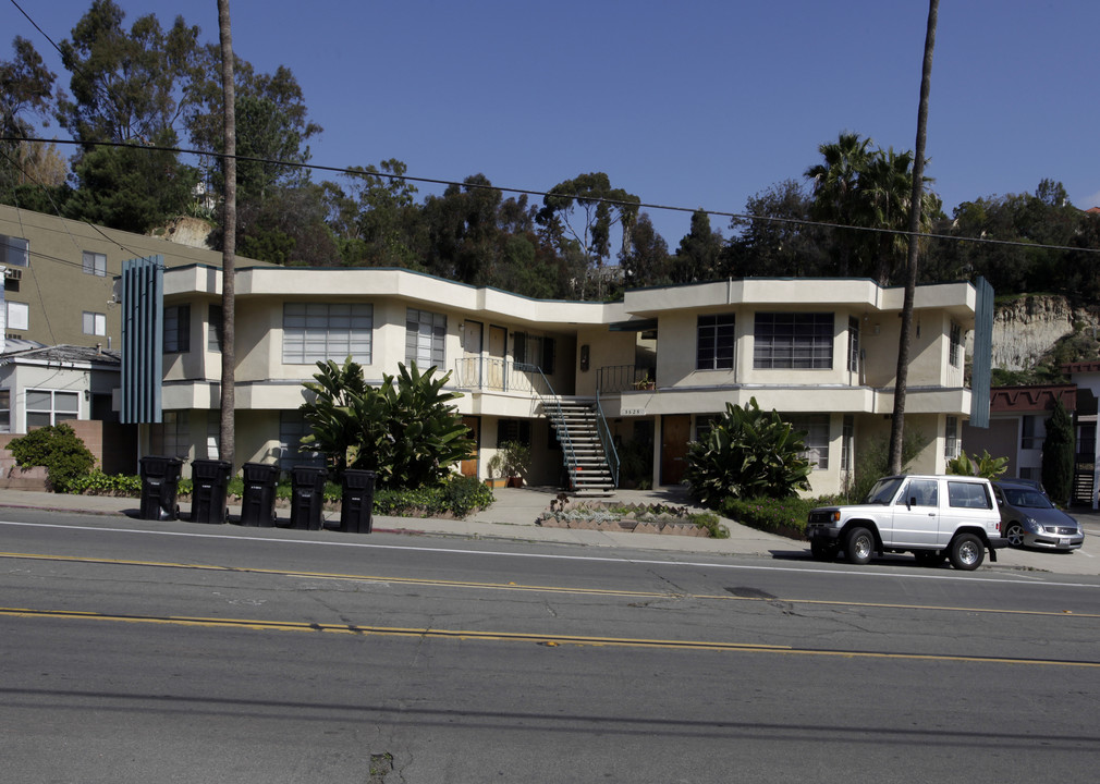 3525 Reynard Way in San Diego, CA - Foto de edificio