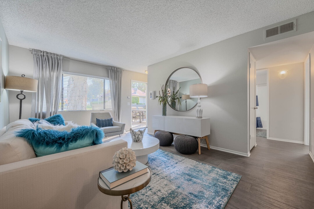 Berkdale Apartments in Riverside, CA - Foto de edificio