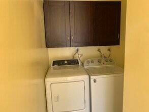 17331 Roseleaf Ave, Unit Studio in Tustin, CA - Building Photo - Building Photo