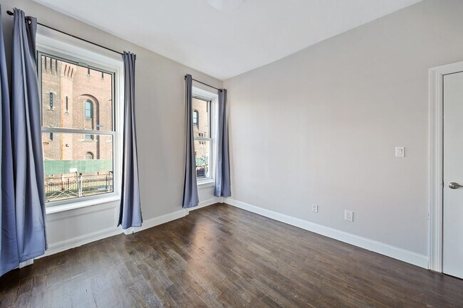 570 Putnam Ave-Unit -B in Brooklyn, NY - Building Photo - Building Photo