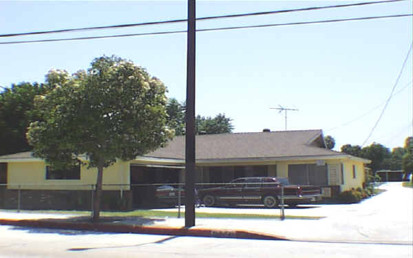 5636-5640 Clara St in Bell Gardens, CA - Building Photo