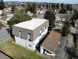 2001 11th st, Unit A in Bremerton, WA - Building Photo