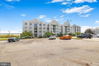 5213 Le Parc Dr, Unit 4 in Wilmington, DE - Building Photo - Building Photo