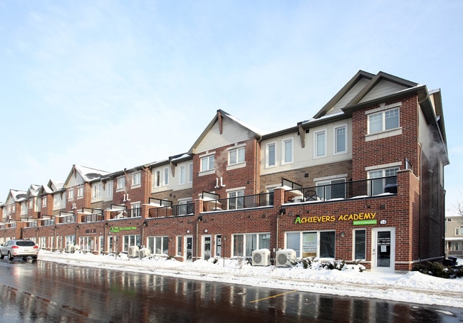 14-28 Sky Harbour Dr in Brampton, ON - Building Photo - Building Photo