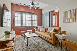 1039 Constance St in New Orleans, LA - Building Photo