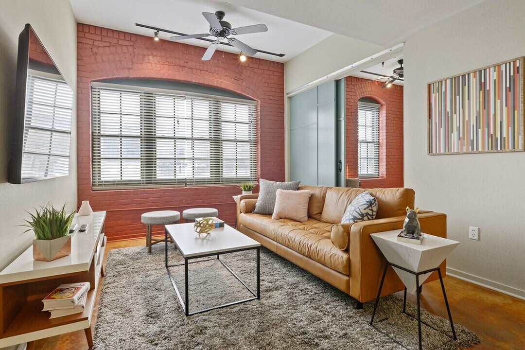 1039 Constance St in New Orleans, LA - Building Photo