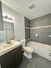 210 E Tiffany Dr in West Palm Beach, FL - Building Photo - Building Photo