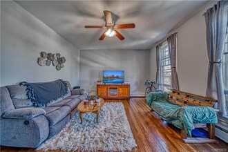 370 Bryant St-Unit -Unit 2 in Buffalo, NY - Building Photo - Building Photo