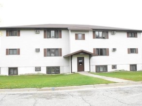 Alpine Heights Apartments in Monroe, WI - Building Photo - Building Photo