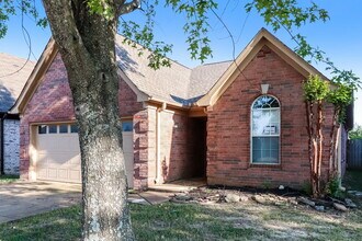 9887 Wynngate Dr in Olive Branch, MS - Building Photo - Building Photo