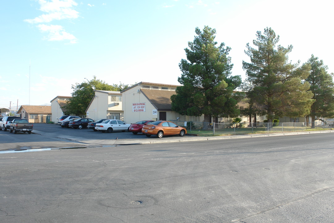 Crawford Street Apartments in North Las Vegas, NV - Building Photo