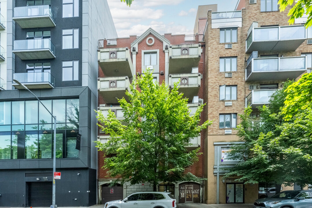 3368 Shore Pky in Brooklyn, NY - Building Photo