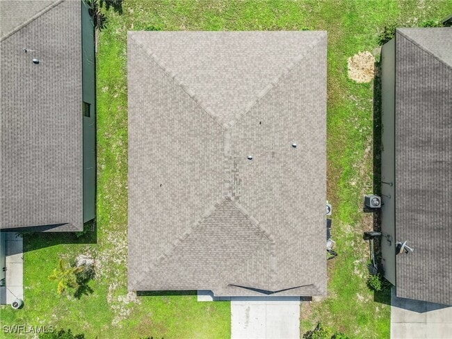 property at 390 Shadow Lakes Dr