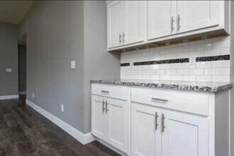 3668 W Overland St in Springfield, MO - Building Photo - Building Photo