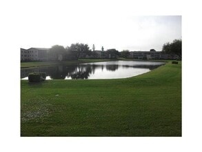 22 Fanshaw Dr in Boca Raton, FL - Building Photo - Building Photo