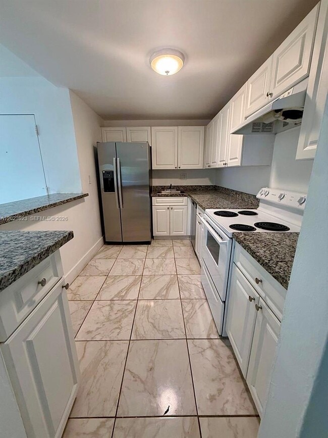 property at 10393 N Kendall Dr