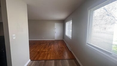 9335 W Sheridan Ave in Milwaukee, WI - Building Photo - Building Photo