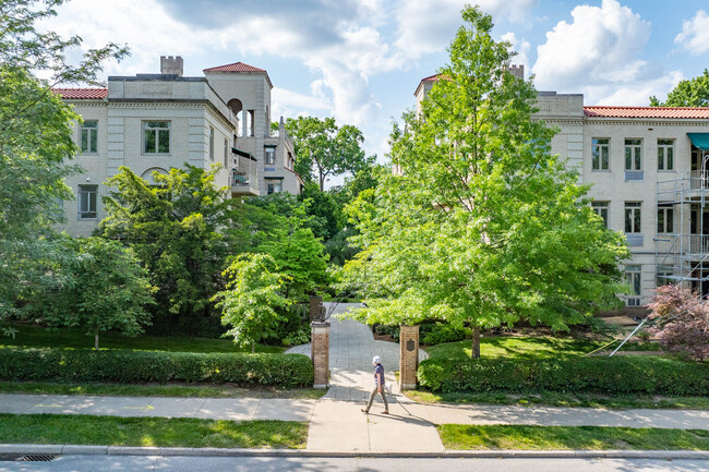 The Village Condominiums in Cincinnati, OH - Building Photo - Building Photo