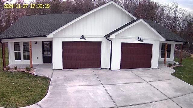 841 Reeves Dr in Mount Airy, NC - Building Photo