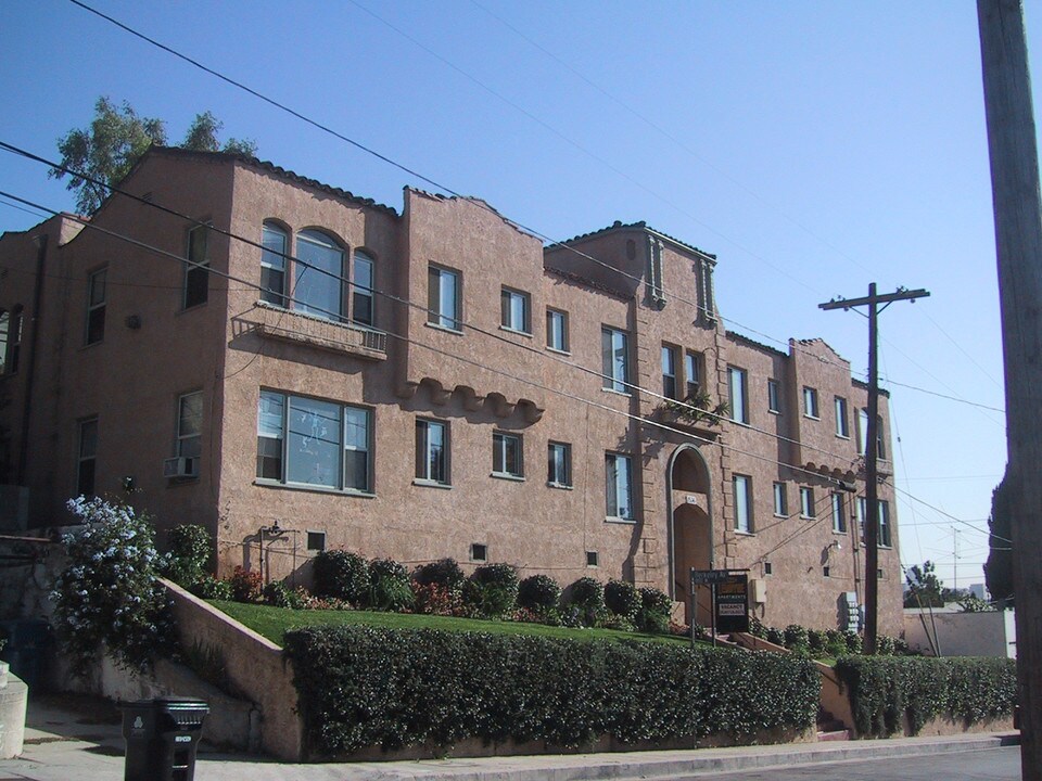 1536 Lemoyne St in Los Angeles, CA - Building Photo