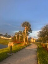 944 SE Browning Ave in Port St. Lucie, FL - Building Photo