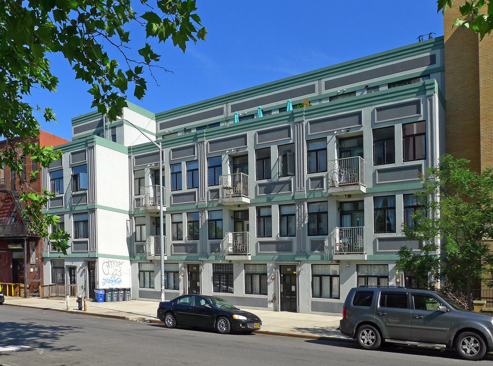 331 Kosciuszko St in Brooklyn, NY - Building Photo