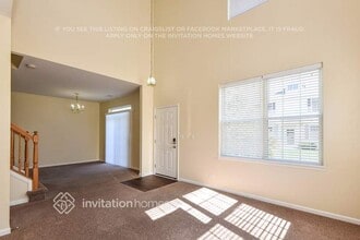 2562 Hillsboro Blvd in Aurora, IL - Building Photo - Building Photo