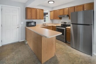 314 Goode St in Burnt Hills, NY - Building Photo - Building Photo