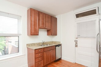 2113 W Ainslie in Chicago, IL - Building Photo - Building Photo