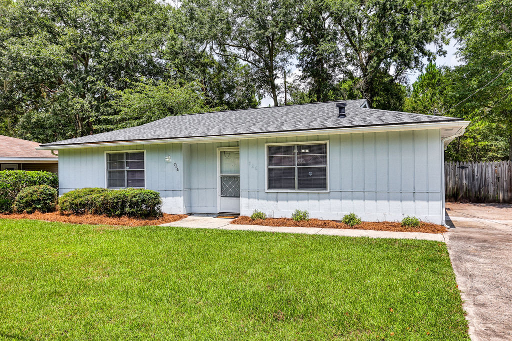 726 Fleming Rd in Hinesville, GA - Building Photo