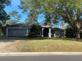 16 Greenvale Dr in Ormond Beach, FL - Building Photo