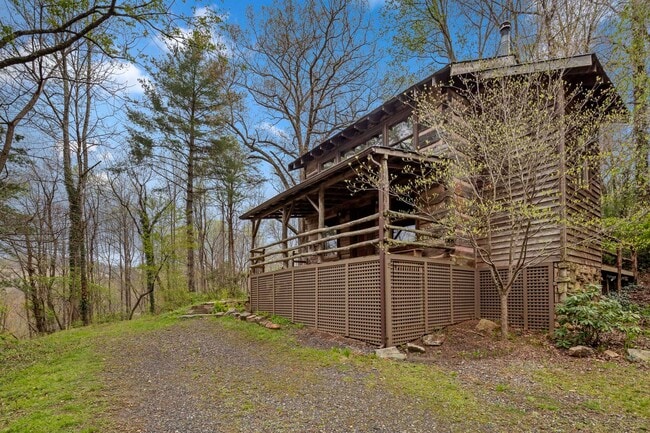15 Parkland Grove in Asheville, NC - Building Photo - Building Photo