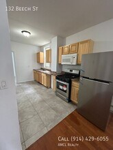 132 Beech St in Yonkers, NY - Building Photo - Building Photo