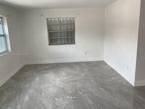 11801 NE 13th Ave in Miami, FL - Building Photo - Building Photo