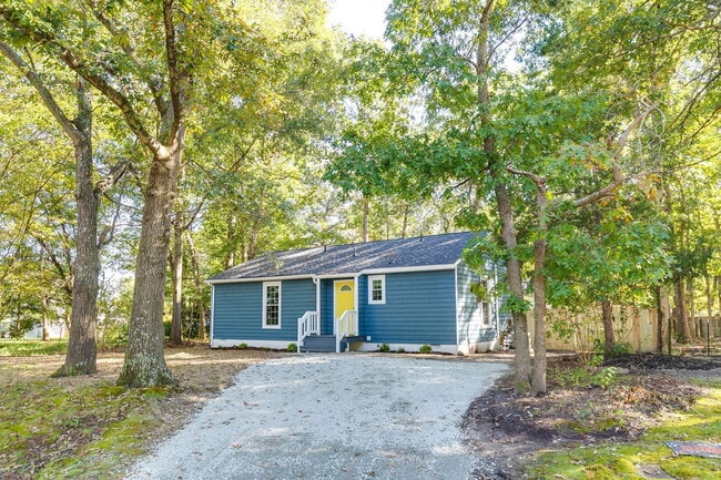 15909 Dockside Ct in Chester, VA - Building Photo - Building Photo