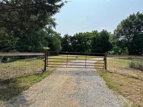 1585 N State Hwy 78 in Bonham, TX - Building Photo - Building Photo