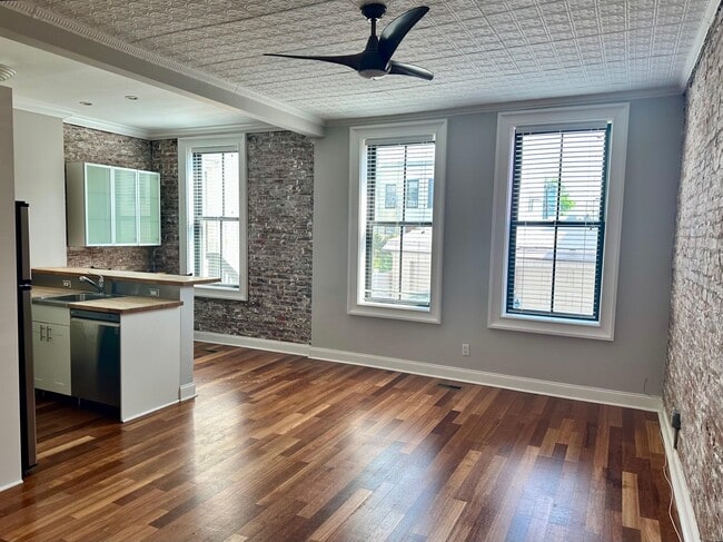 104 Maple St in Weehawken, NJ - Building Photo - Building Photo