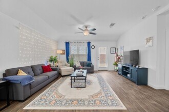 112 Nolan River Rd in Hutto, TX - Building Photo - Building Photo