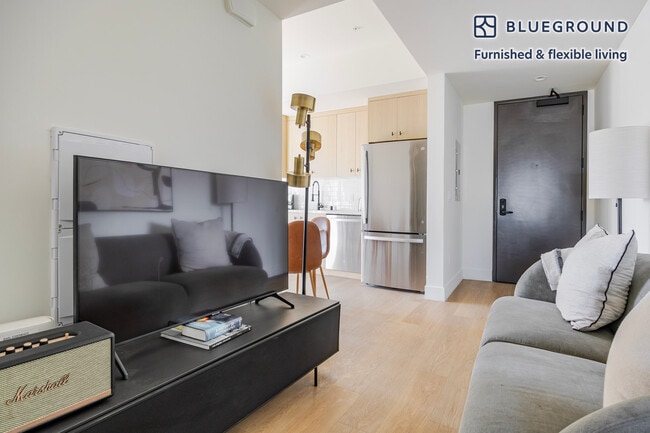 611 N Virgil Ave in Los Angeles, CA - Foto de edificio - Building Photo