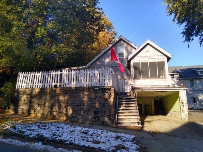 property at 115 SW State St