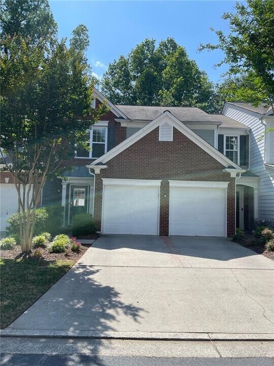 520 Warwick Pl in Roswell, GA - Building Photo